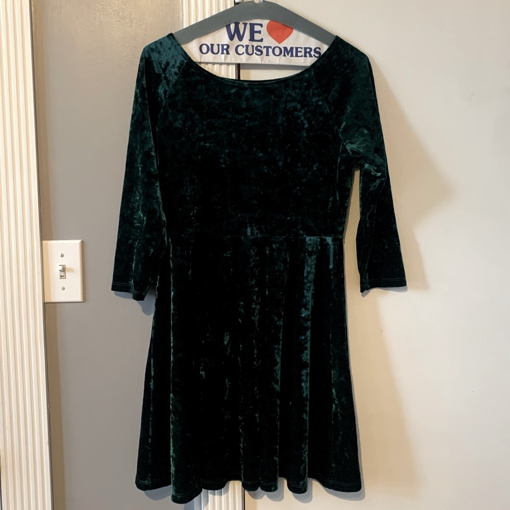 Emerald green crushed velvet cocktail dress